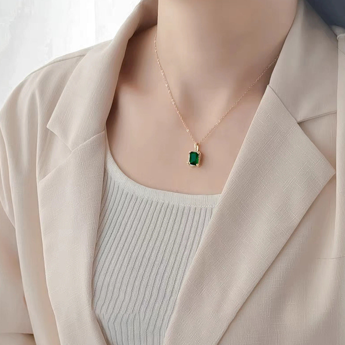 Copper Inlaid Green Zircon Square High-grade Retro Necklace